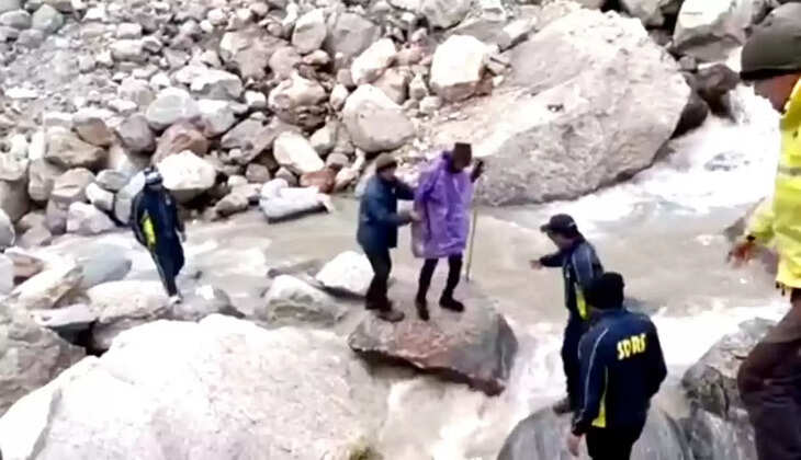 चारधाम यात्रा में एसडीआरएफ बनी देवदूत, रास्ता भटकने वाले कई यात्रियों को किया रेस्क्यू