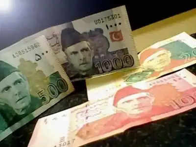 मजबूत अमेरिकी डॉलर के मुकाबले पाकिस्तानी रुपया बढ़ा