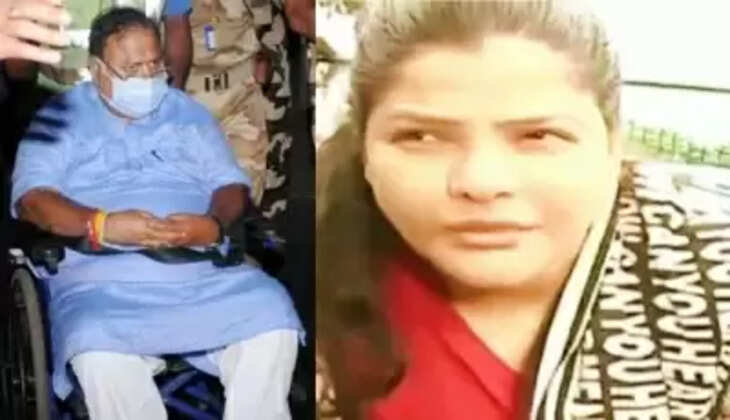 पार्थ चटर्जी ने अर्पिता मुखर्जी के साथ घनिष्ठ संबंधों से किया इनकार
