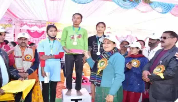 उत्तराखंड : खेल मंत्री रेखा आर्या ने टिहरी में किया जिलास्तरीय खेल महाकुंभ का शुभारंभ