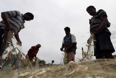 तमिलनाडु के मछुआरों का श्रीलंकाई नौसेना के खिलाफ विरोध प्र्दशन