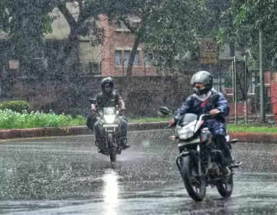 दिल्ली-एनसीआर में भारी बारिश, लगा लंबा जाम