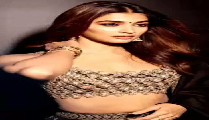 मराठी रिएलिटी शो में धार्मिक गीत देहाची तिजोरी गाकर पूजा हेगड़े ने मचाया धमाल