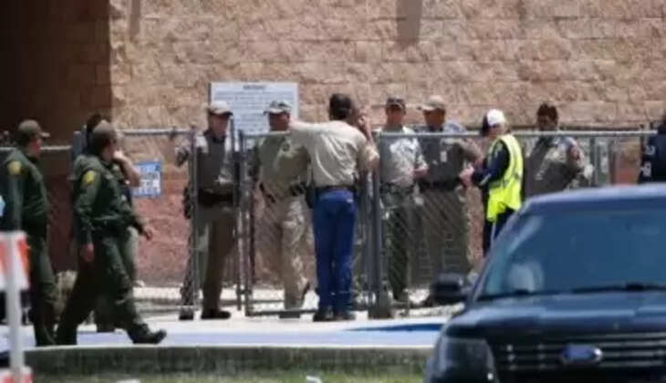 टेक्सास के स्कूल में गोलीबारी के जवाब में पुलिस प्रमुख को छुट्टी पर भेजा