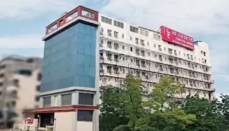 होटल के तीसरे फ्लोर से गिरी लिफ्ट, नौ लोग घायल