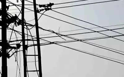 यूपी में बिजली खंभों का इस्तेमाल के बदले टेलीकाम और केबिल आपरेटर को देना होगा शुल्क