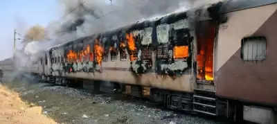 बैतूल में ट्रेन में आग लगी, 3 बोगियां जलकर खाक