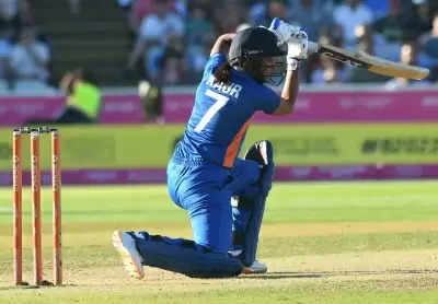 हरमनप्रीत के आतिशी शतक से भारत ने 23 वर्षों में इंग्लैंड में पहली वनडे सीरीज जीती