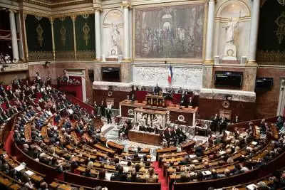फ्रांसीसी संसद ने राष्ट्रीय प्रसारण लाइसेंस शुल्क को समाप्त करने के लिए किया मतदान