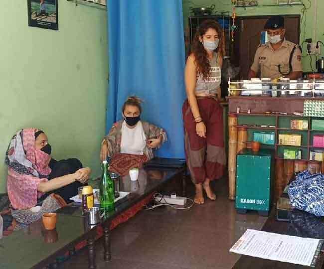 ऋषिकेश-छह विदेशियों को भारी पड़ा फिजिकल डिस्टेंस की धज्जियां उड़ाना, पुलिस ने की ये बड़ी कार्यवाही