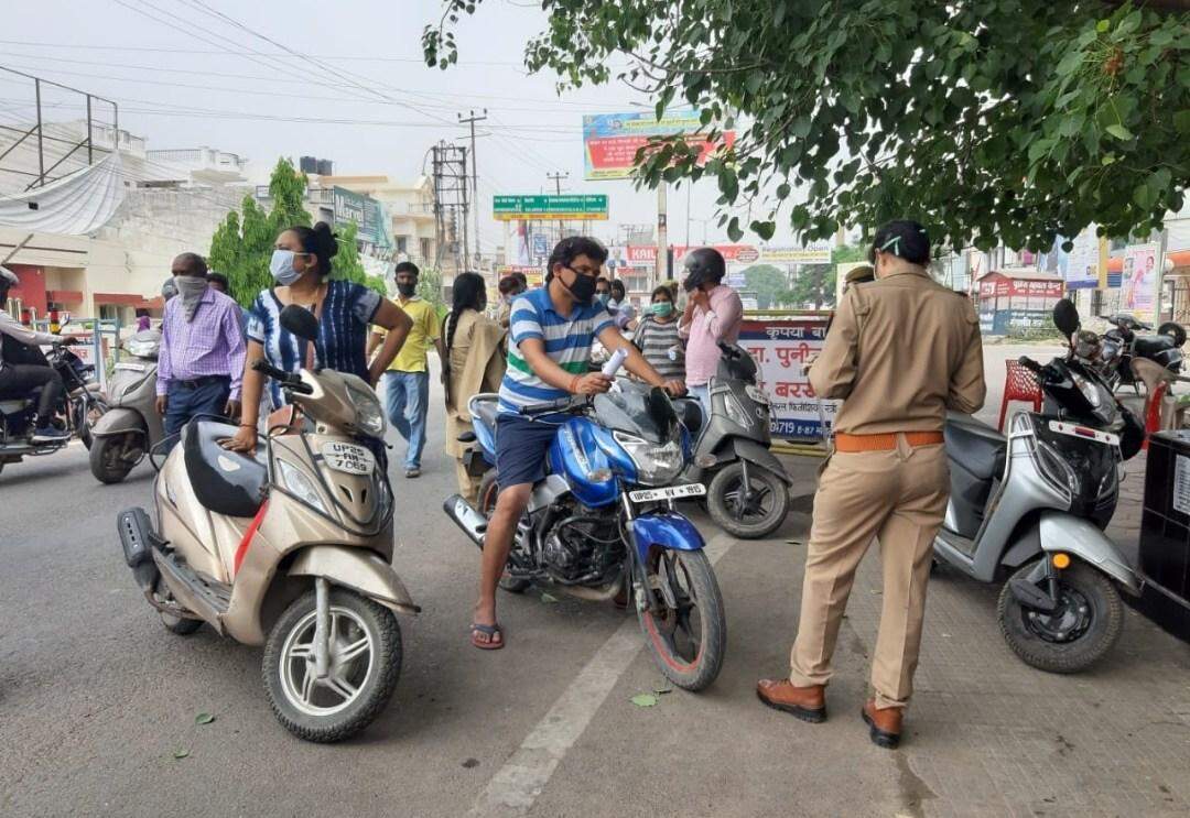 BAREILLY:  पुलिस ने चलाया चेकिंग अभियान, लॉकडाउन में घर से बाहर घूमने वालों पर‌ की ये कार्रवाई