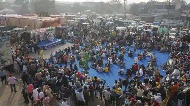 दिल्ली: कांग्रेस सांसद के साथ किसानों ने की धक्का-मुक्की, प्रदर्शन में पहुंचे थे