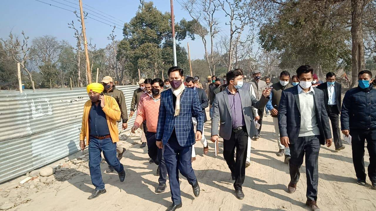 हरिद्वार- एक्शन में मेलाधिकारी दीपक रावत, कुंभ मेले को लेकर अधिकारियों ने दी ये चेतावनी