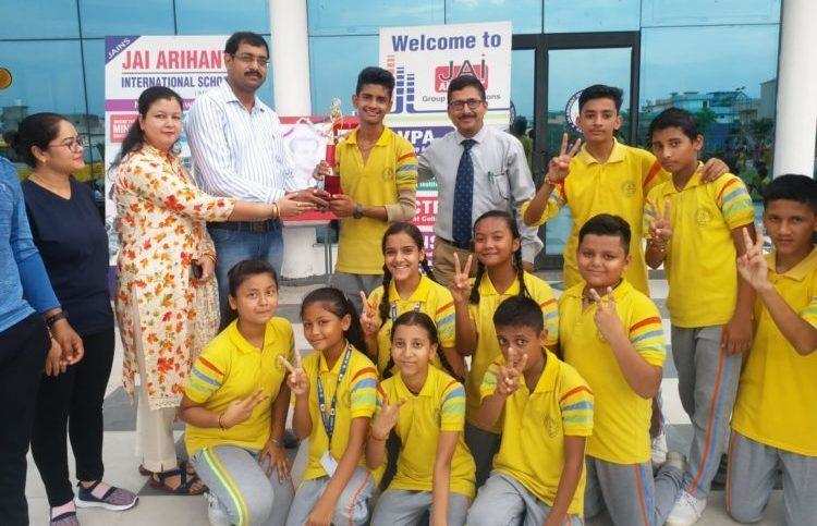 हल्द्वानी- जय अरिहन्त स्कूल ने मनाया खेल दिवस, क्रिकेट मैच का बच्चों ने उठाया लुफ्त