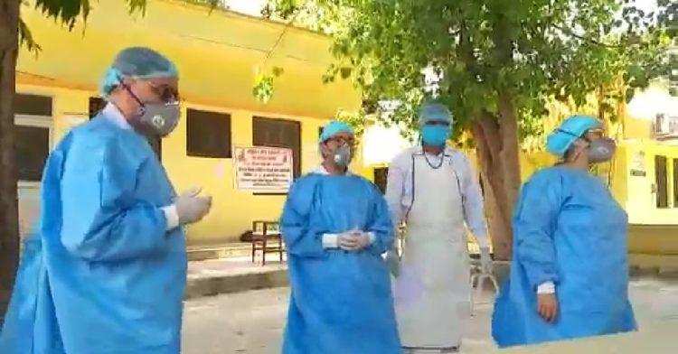 Bareilly: स्वास्थ्य विभाग में संक्रमण पहुंचने से बिगड़ रहे हालात, चिकित्‍सक और स्‍वास्‍थ्‍यकर्मी मांग रहे छुट्टी 