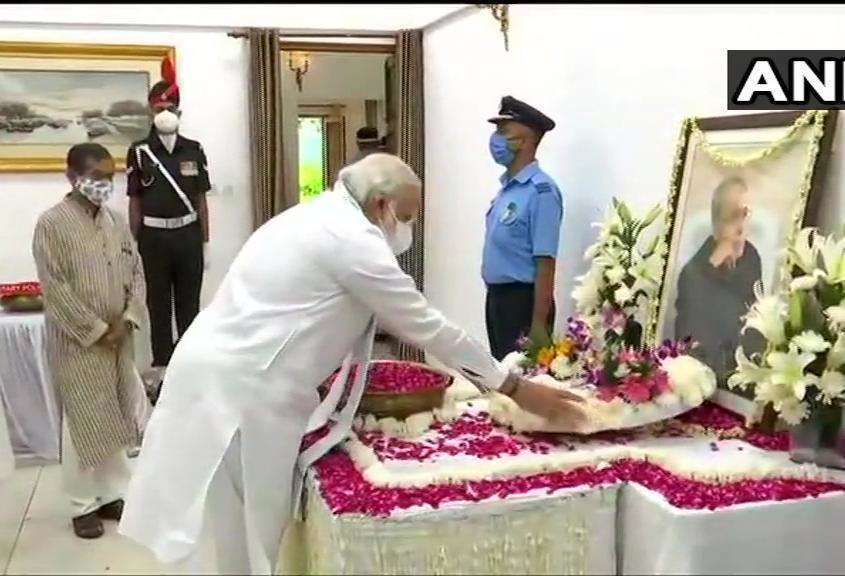 दिल्ली के लोधी घाट पर हुआ पूर्व राष्ट्रपति प्रणब मुखर्जी का अंतिम संस्कार, प्रधानमंत्री मोदी ने दी श्रद्धांजलि