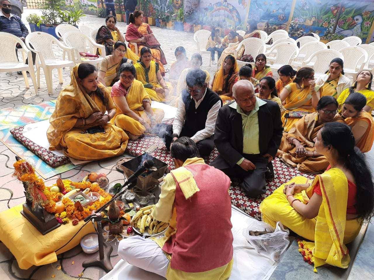 देवी सरस्वती की वंदना कर लायन्‍स विद्या मंदिर ने मनाई बसंत पंचमी