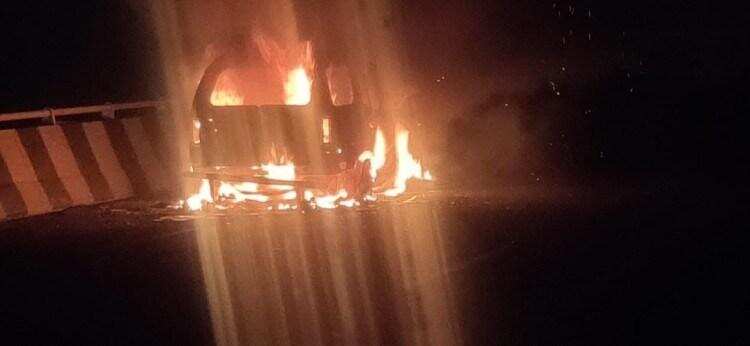 हल्द्वानी-बनभूलपुरा कफ्र्यूग्रस्त इलाके में देर रात अचानक धूं-धूं कर जली कार, साजिश या हादसा पढिय़े पूरी खबर