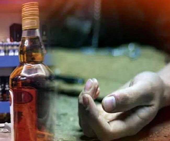 यूपी: प्रतापगढ़ जहरीली शराब कांड में दोषी अफसरों पर गिरी गाज