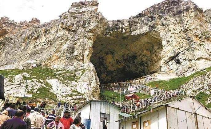 बाबा अमरनाथ की पवित्र गुफा का क्या है रहस्य, जानिए क्यों करते हैं लोग यहां की यात्रा