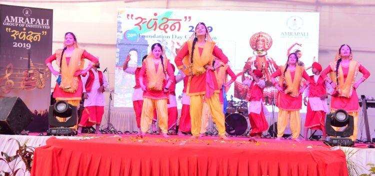 हल्द्वानी-आम्रपाली के वार्षिकोत्सव में मची धूम, गायक मोहित चोपड़ा ने बांधा समा