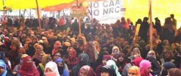 Prayagraj : लॉकडाउन के बाद भी सीएए के विरोध पर बैठे प्रदर्शनकारियों के खिलाफ मुकदमा