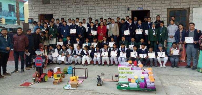 हल्द्वानी-डीपीएस लामाचौड़ के छात्रों ने विज्ञान प्रदर्शनी में दिखाई प्रतिभा, पहले स्थान पर किया कब्जा