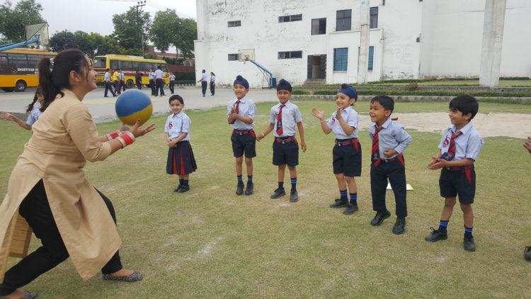 रुद्रपुर-खेल-खेल में बच्चों ने की खूब मस्ती, भारतीयम में नये शिक्षा सत्र का आगाज