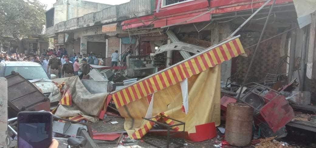 रुडक़ी-धमाके के साथ उड़ी दुकान 11 लोग गंभीर रूप से घायल, पढिय़े पूरे हादसे की खबर