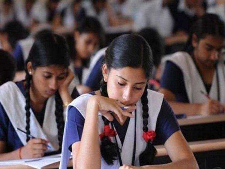 उत्तराखण्ड- बोर्ड परीक्षा में 2391 छात्रों नें छोड़ा हिन्दी का पेपर, जानिए क्या है कारण
