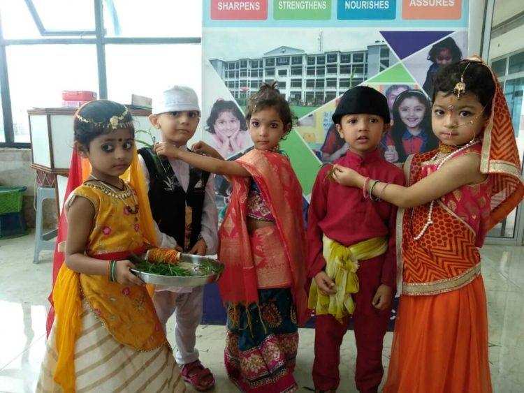 हल्द्वानी-जय अरिहंत में मची हरियाली पर्व की धूम, कुमाऊंनी परिधानों से बच्चों ने मोहामन