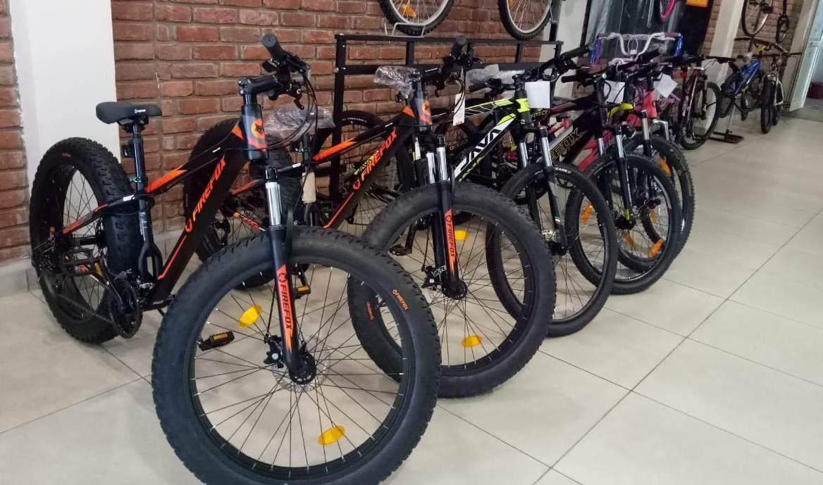 हल्द्वानी-कोरोनाकाल में बढ़ा बाइक साइकिल का क्रेज, बाइक स्टेशन हल्द्वानी शोरूम की बुकिंग पहुंची 100 के पार