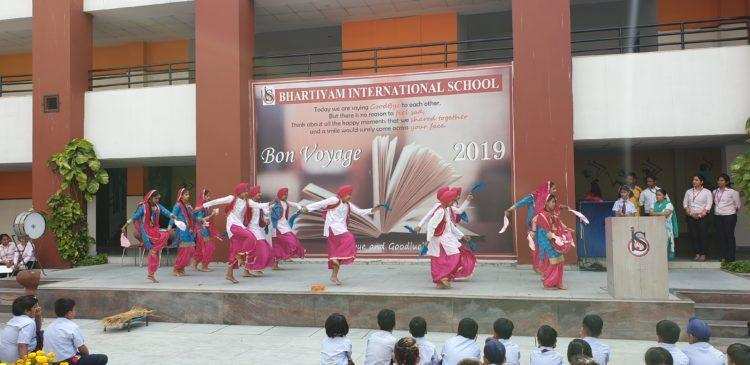 रुद्रपुर- भारतीयम इंटरनेशनल स्कूल में मची बैसाखी उत्सव की धूम, पंजाबी संस्कृति ने मोह मन