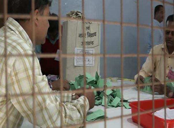 हल्द्वानी- पंचायत चुनाव की मतगणना हुई शुरू, प्रदेश में 33882 प्रत्याशियों का भविष्य जनता के हाथों