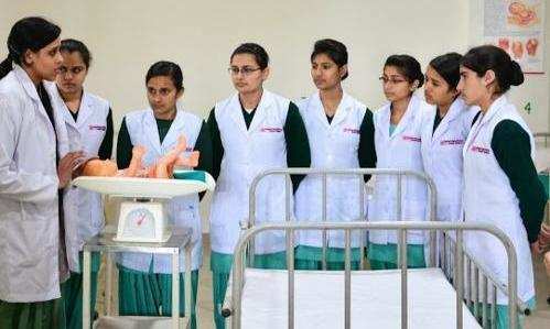 नैनीताल-(महिला दिवस 2021)- मई तक राज्य के मिलेंगी 2400 नर्से, स्वास्थ्य सचिव का बड़ा बयान