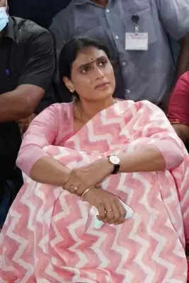 तेलंगाना में बेरोजगारों के लिए 10 घंटे के अनशन पर बैठीं शर्मिला