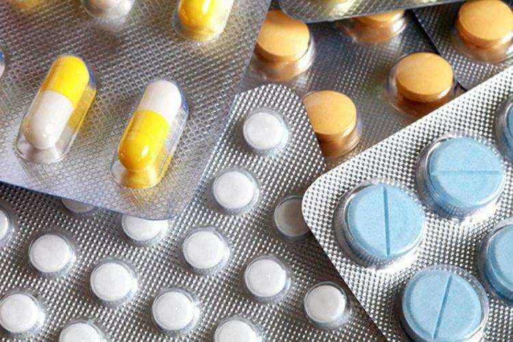 CORONA EFFECT: कोरोना संकट को देख दवाओं पर होगा 50% आयात शुल्क कम