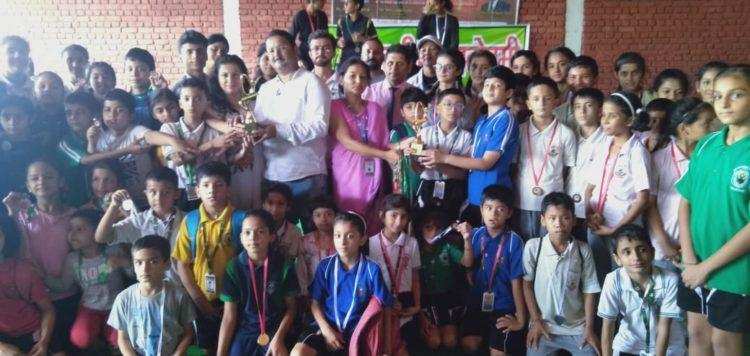 हल्द्वानी-योग प्रतियोगिता में बीएलएम, गुरुकुल और दिल्ली पब्लिक स्कूल ने मारी बाजी, इन स्कूलों ने किया था प्रतिभाग