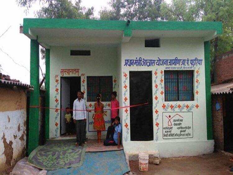 देखें वीडियों- जानिए क्या प्रधानमंत्री आवास योजना, बड़े आसान तरीके से कुछ इस तरह आप कर सकते हैं आवदेन