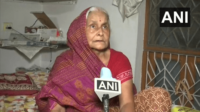 Kanpur Encounter: हिस्ट्रीशीटर विकास दुबे की मां ने कहा पुलिस पकड़ कर, कर दे एनकाउंटर