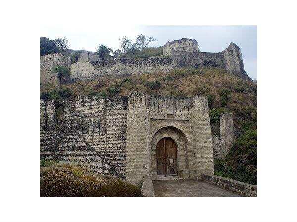 सैलानियों के लिए स्वर्ग से कम नहीं कुल्लू-मनाली, जीवन में जरूर करें एक बार यहां की यात्रा