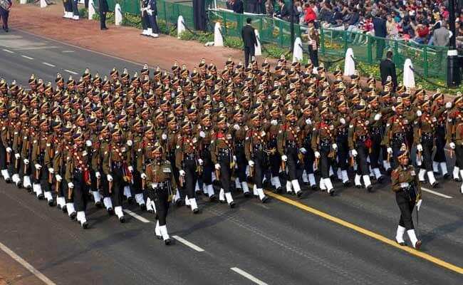 नई दिल्ली-गणतंत्र दिवस के जश्न में डूबा देश, शहीद वानी को अशोक चक्र से नवाजा