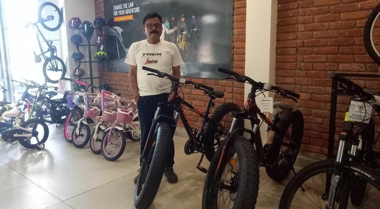 हल्द्वानी-कोरोनाकाल में बढ़ा बाइक साइकिल का क्रेज, बाइक स्टेशन हल्द्वानी शोरूम की बुकिंग पहुंची 100 के पार