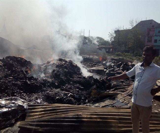 रुद्रपुर-तडक़े भीषण आग से जल उठा गोदाम, कालाढूंगी निवासी इस व्यापारी को हुआ लाखों का नुकसान