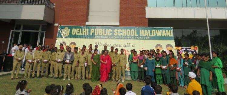 हल्द्वानी-दिल्ली पब्लिक स्कूल ने मनाया दीपावली का महोत्सव, बच्चों ने लगाई मोमबत्तियों और झालरों की प्रदर्शनी