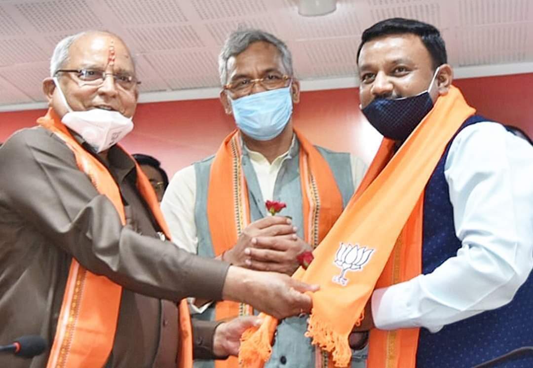 देहरादून-रुडक़ी महापौर गौरव ने थामा कमल, सीएम त्रिवेन्द्र और प्रदेश अध्यक्ष भगत ने ऐसे किया स्वागत