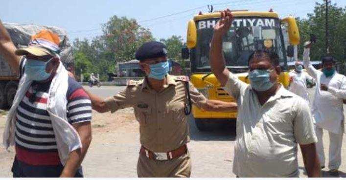 रुद्रपुर में एमएनए को हटाने के लिए कांग्रेसियों का हंगामा, मुख्यमंत्री को दिखाये काले झंडे कई गिरफ्तार