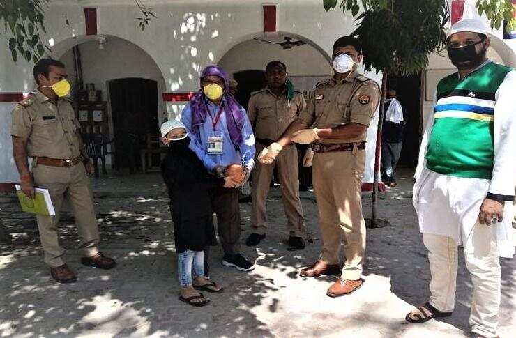 LOCKDOWN: 8 साल के बच्चे ने कोरोना से लड़ने के लिए गुल्लक तोड़कर दी मदद