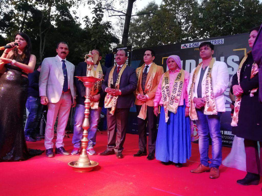 हल्द्वानी-देश को मिले रियल हीरो, रामनगर में मची India’s Real Hero Award-2020 की धूम