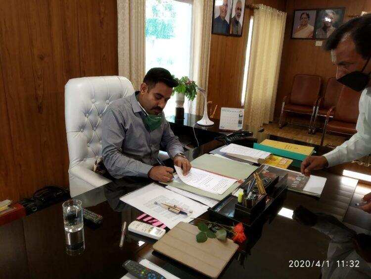 हल्द्वानी-डॉ खैरवाल ने संभाला कुमाऊ आयुक्त का पदभार, बोले ऐसे कुमाऊँ में रोकेंगे कोरोना